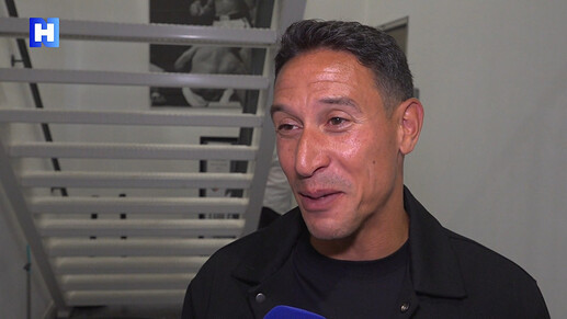 Een lachende Correia na drie punten in de Vissersderby